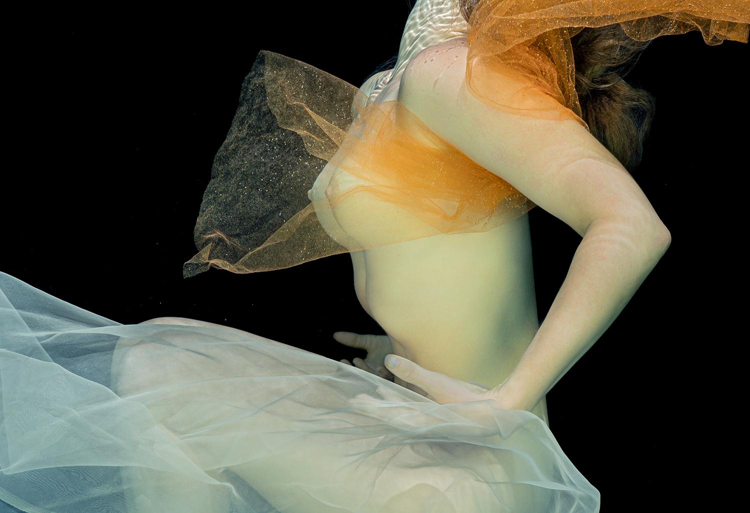 Her Majesty - underwater nude photograph - archival print 25” x 35” - Photorealist Photograph by Alex Sher