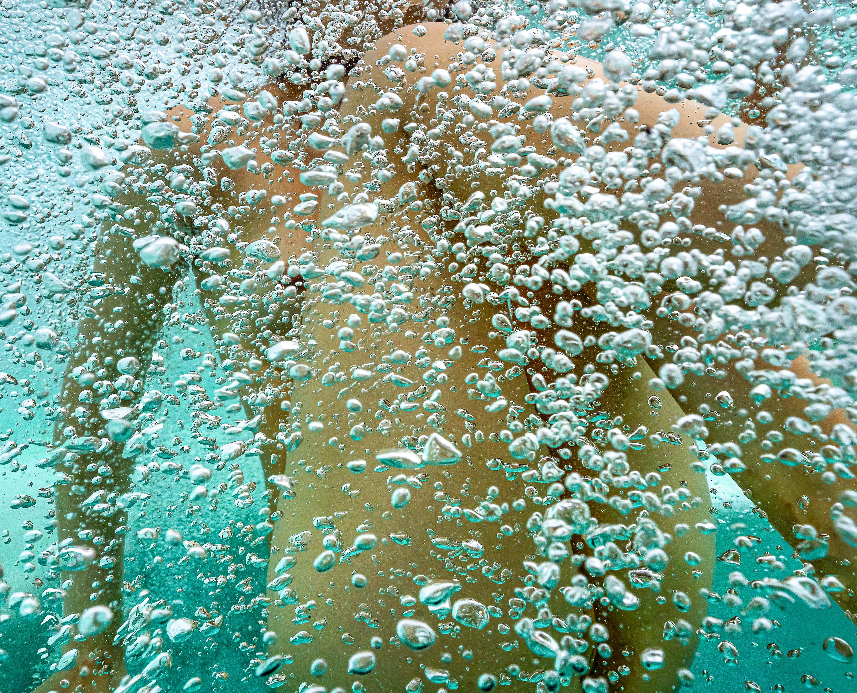 Champagne chaud  - photographie de nu sous-marin - tirage pigmentaire d'archives 35x48