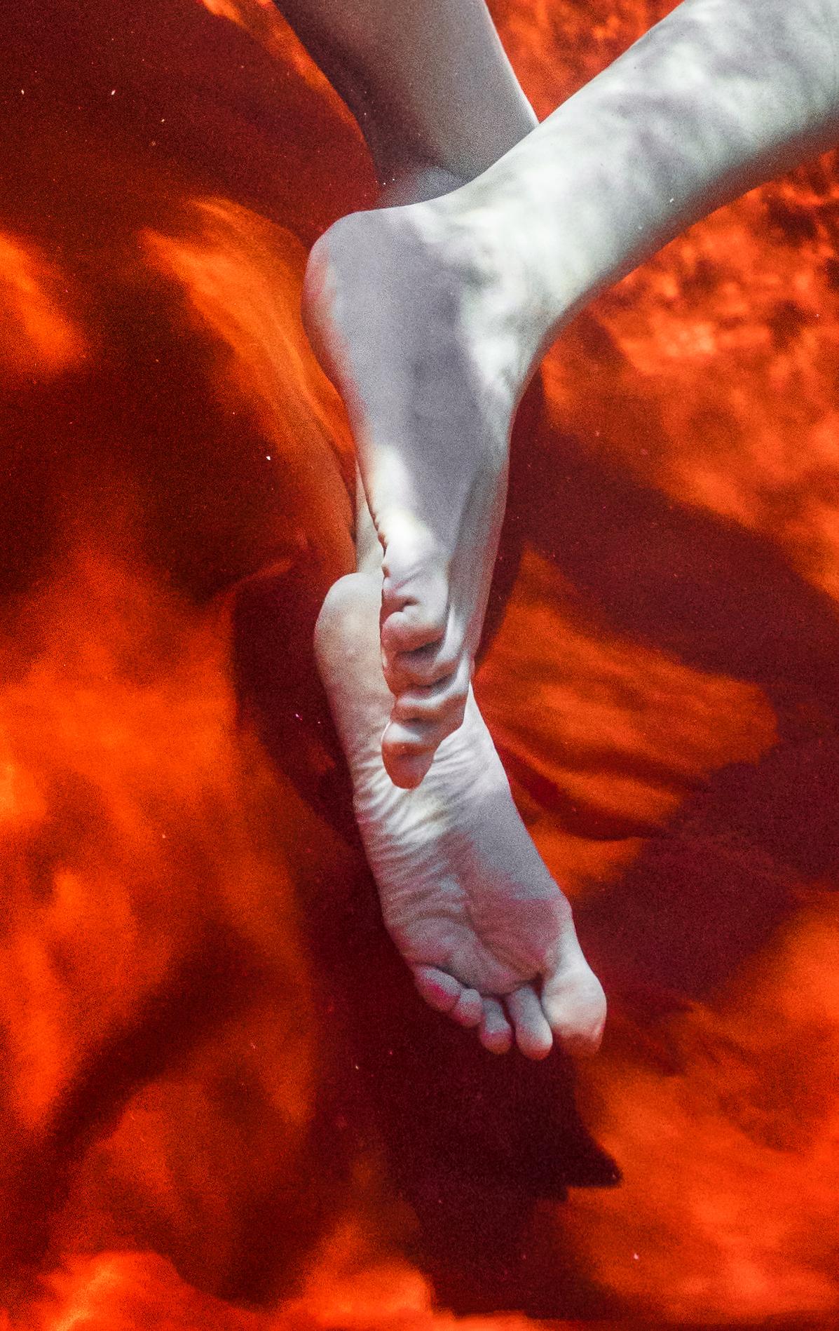 Eau chaude   - photographie de nu sous-marin - impression sur papier 64