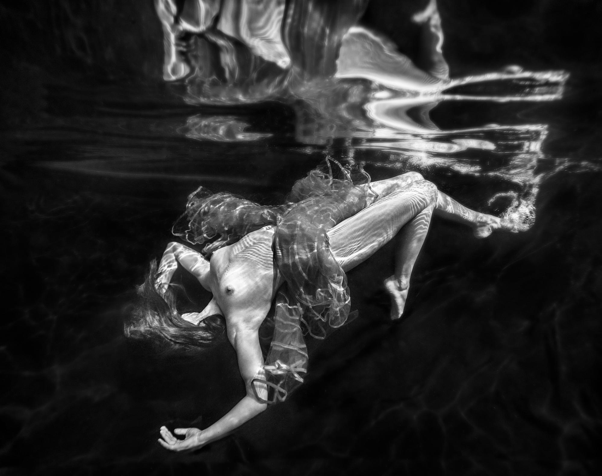 Alex Sher Nude Photograph - Infinity - underwater black and white nude photograph - archival paper 17"x22"