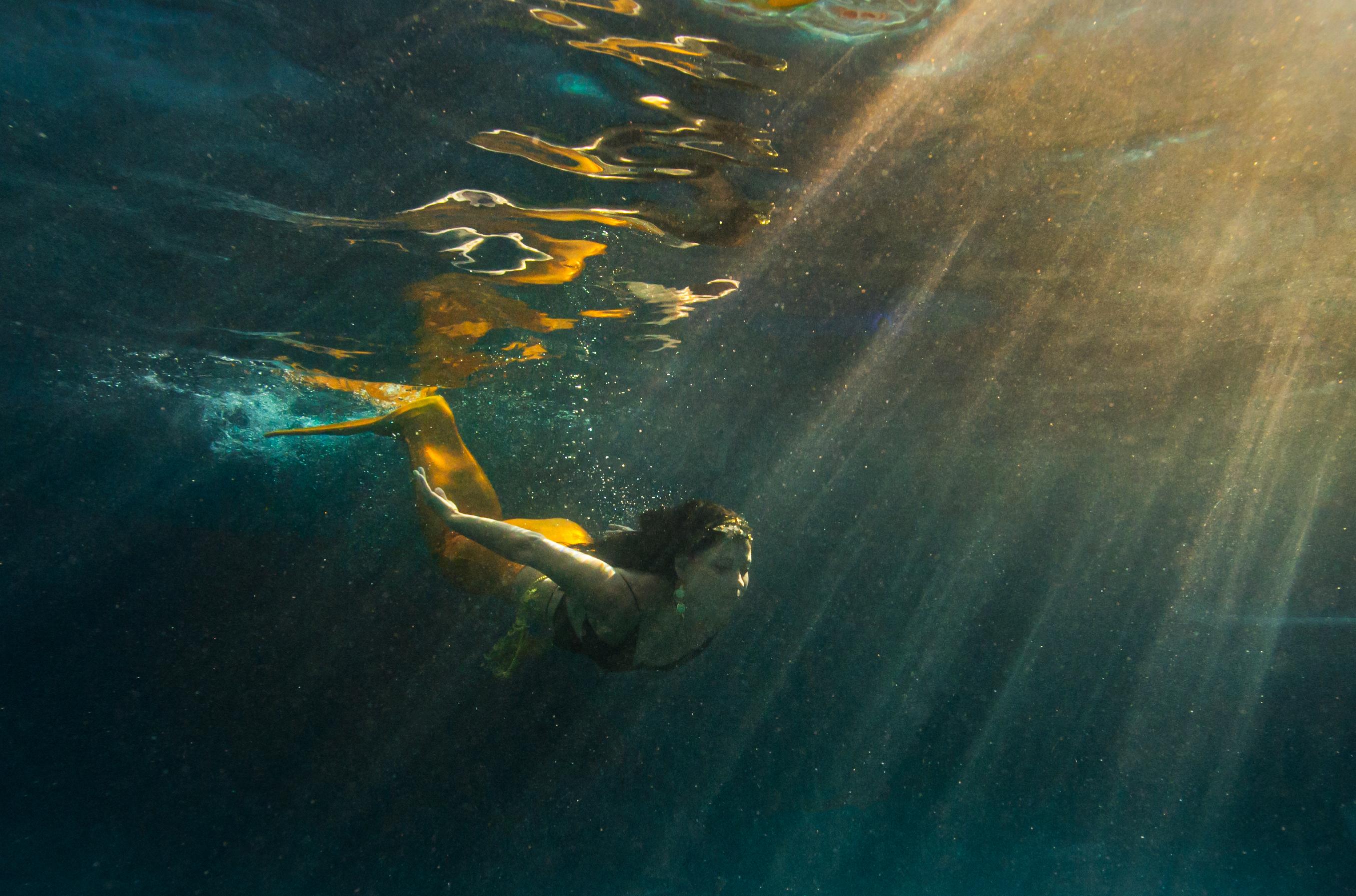 Magic Lite - underwater photograph - archival pigment 18