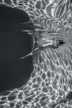 Cave en marbre - photo de nu sous l'eau - impression sur aluminium 12 x 8 po.