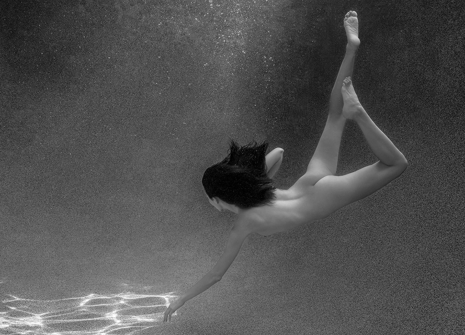 Piercing Light - fotografia di nudo subacqueo - stampa a pigmenti d'archivio 26 x 35