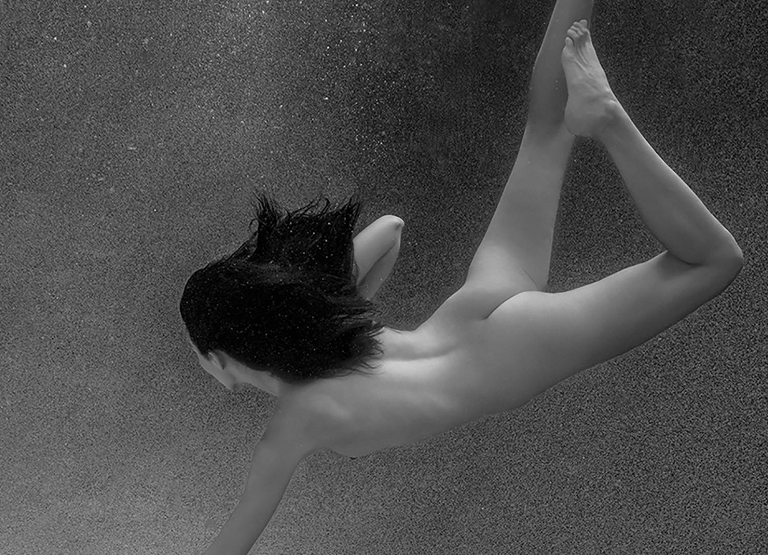 Piercing Light - fotografia di nudo subacqueo - stampa a pigmenti d'archivio 26 x 35