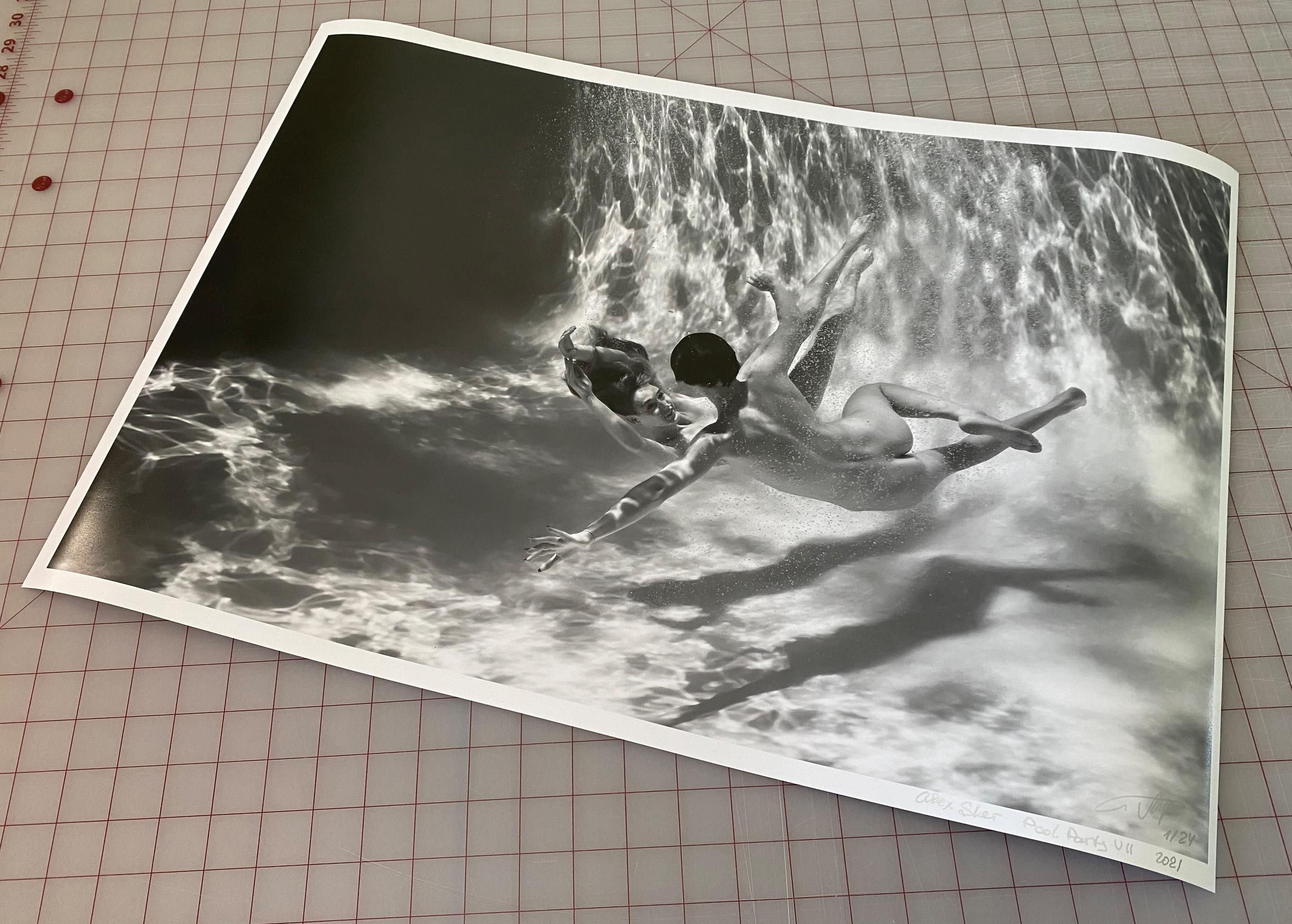 POOL Party VII  Schwarz-Weiß-Fotografie im Unterwasser - Druck auf Papier 16