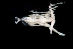 Porcelaine II  - photographie de nu sous-marin - impression acrylique 24x36""
