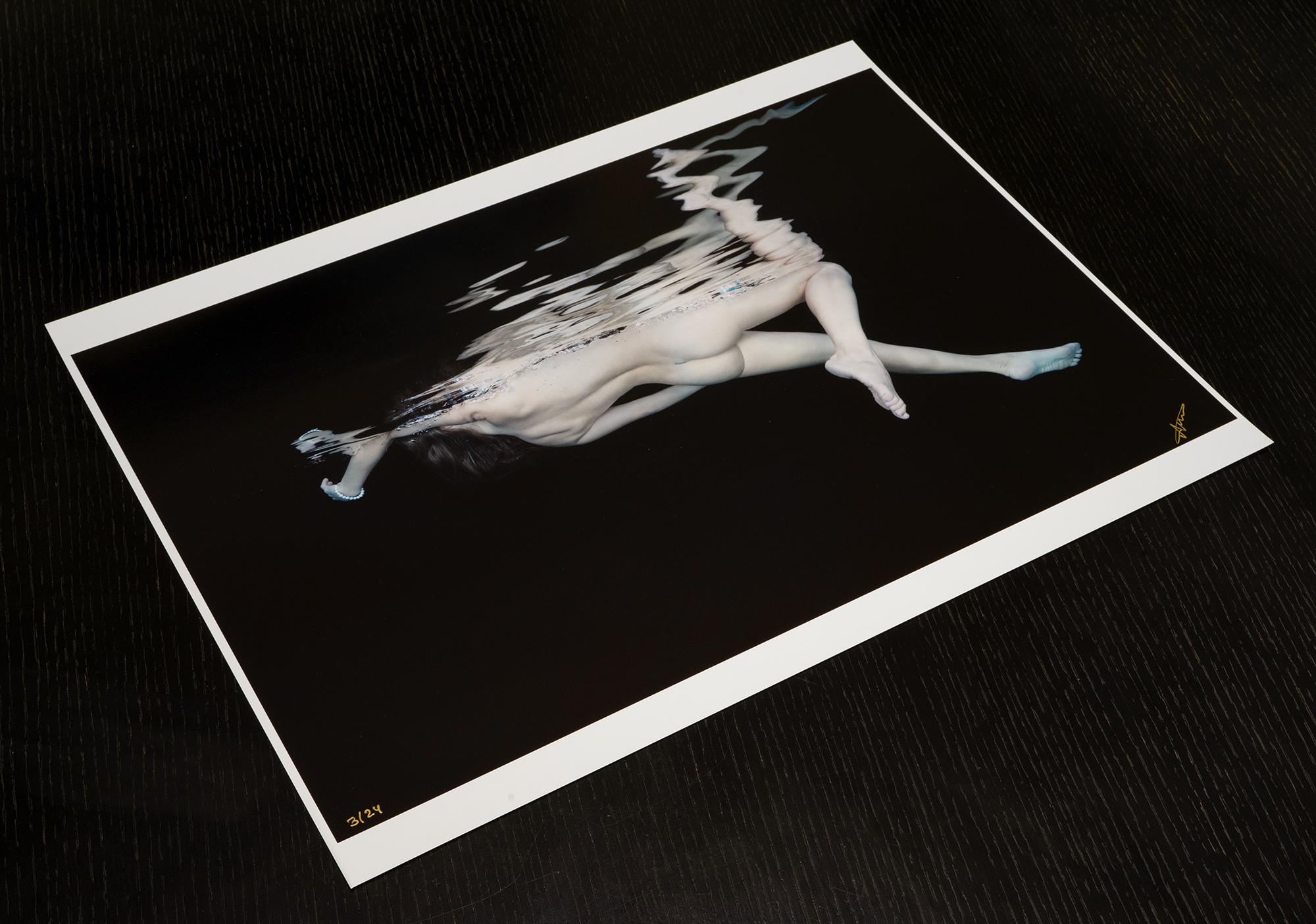 Porzellan II  - Aktfotografie unter Wasser - Druck auf Papier 16