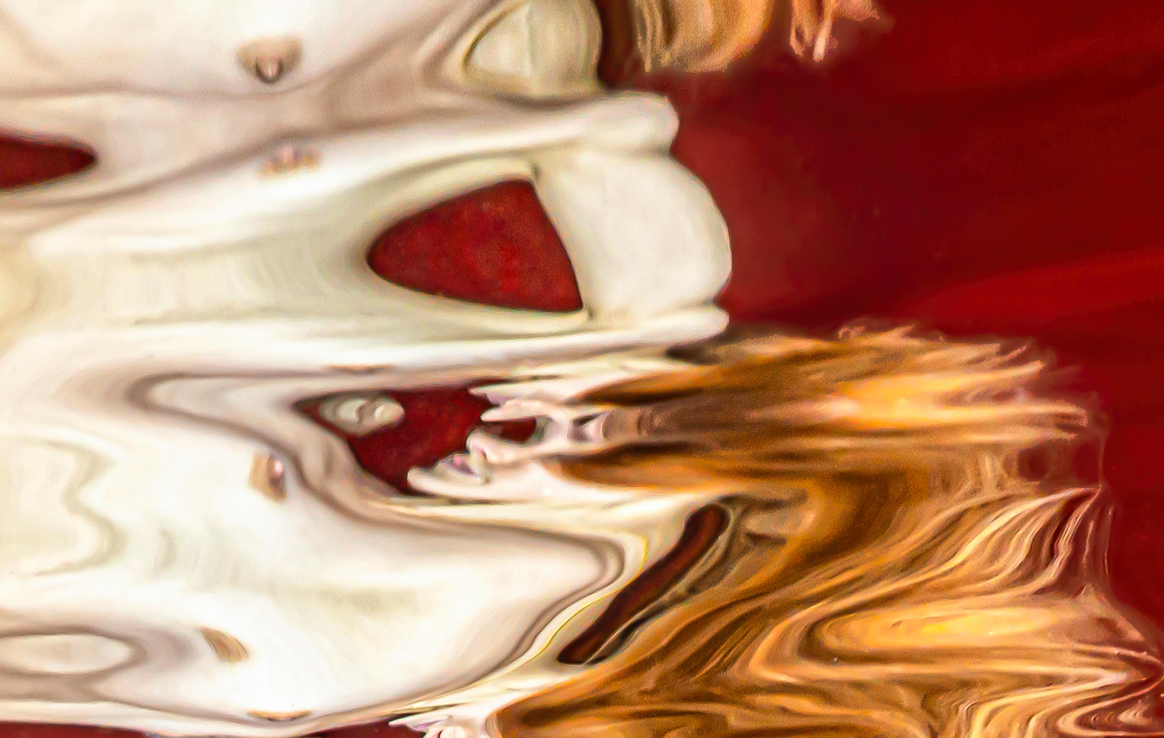 Photographie de nu sous-marine Spark - série REFLECTIONS - impression pigmentaire d'archives - Rouge Nude Photograph par Alex Sher