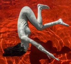 Spin - fotografia di nudo subacqueo - stampa a pigmenti d'archivio 17,5" x 17,5"