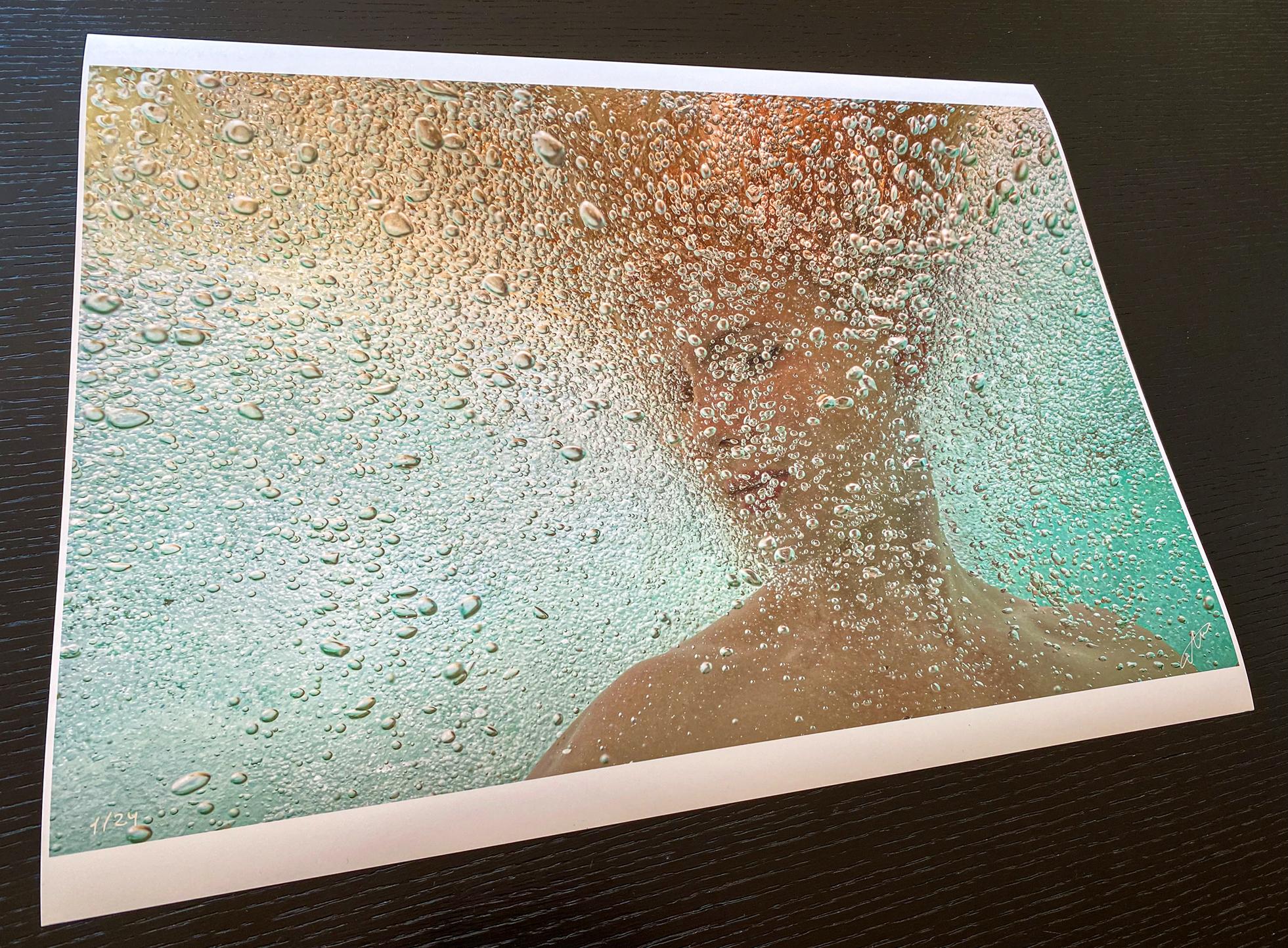 Sweet Champagne - underwater photograph - print on paper 36 x 24
