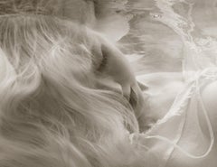 Dulce Sueño - fotografía de desnudo bajo el agua - impresión sobre papel 18" x 24"