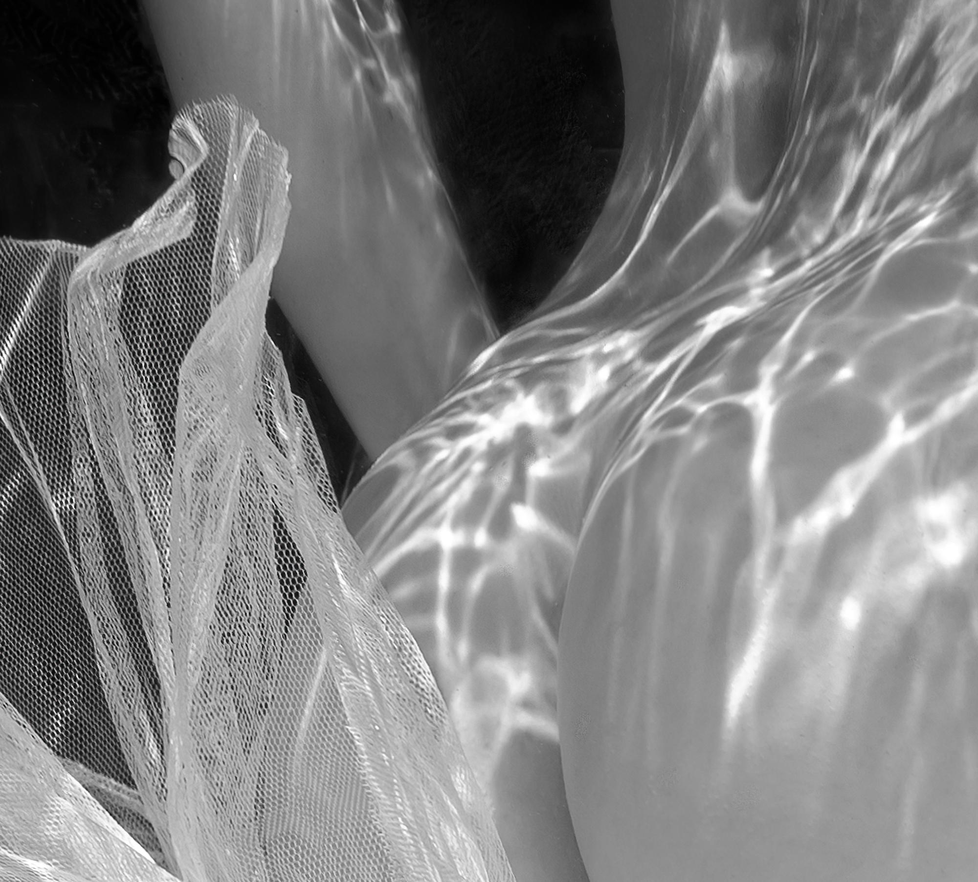 Jupe Tutu - photo de nu noir et blanc sous l'eau - imprimé sur aluminium 24