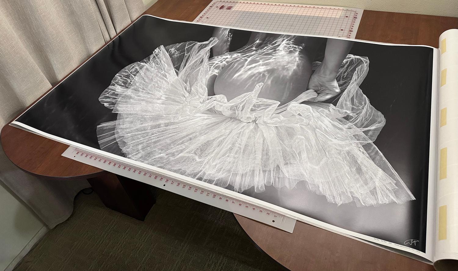 Gonna Tutu - fotografia subacquea in bianco e nero di nudo - stampa su carta 43