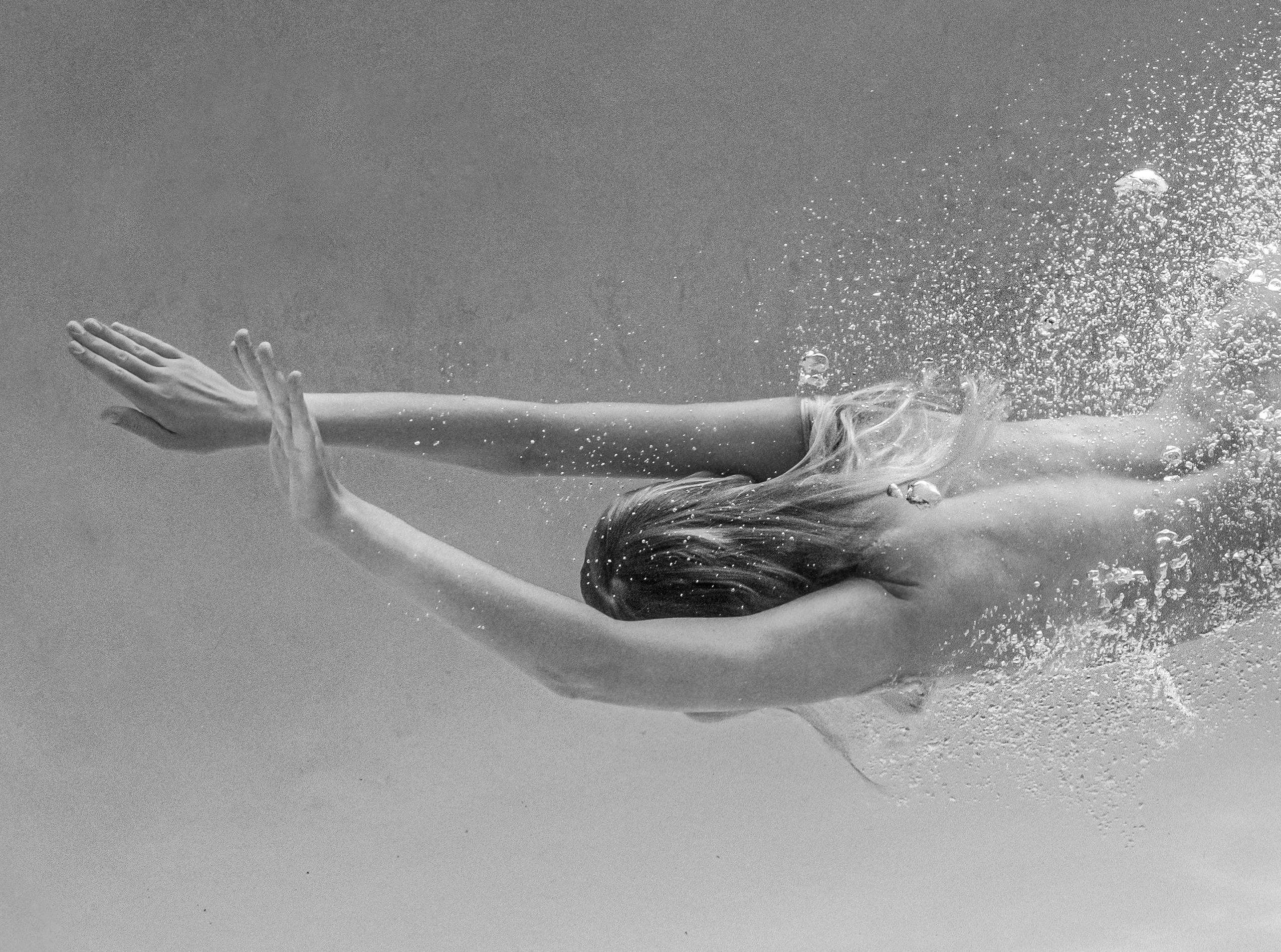 Under - underwater black & white nude photograph - archival pigment print 24x35 - Contemporary Photograph by Alex Sher