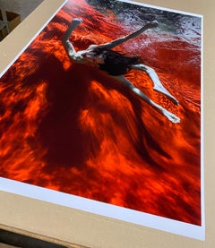 Sangue selvaggio  - fotografia di nudo subacqueo - stampa a pigmenti d'archivio 62x43"