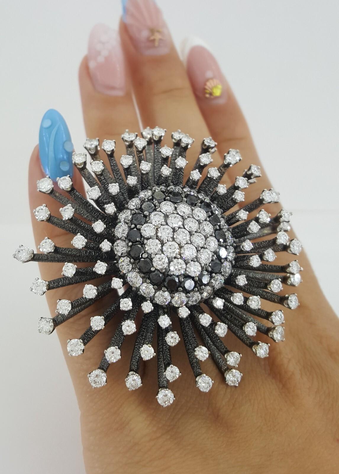 Contemporary Alex Soldier “Astra” Convertible Statement Ring in 18K Gold — 11.5 Carats White For Sale