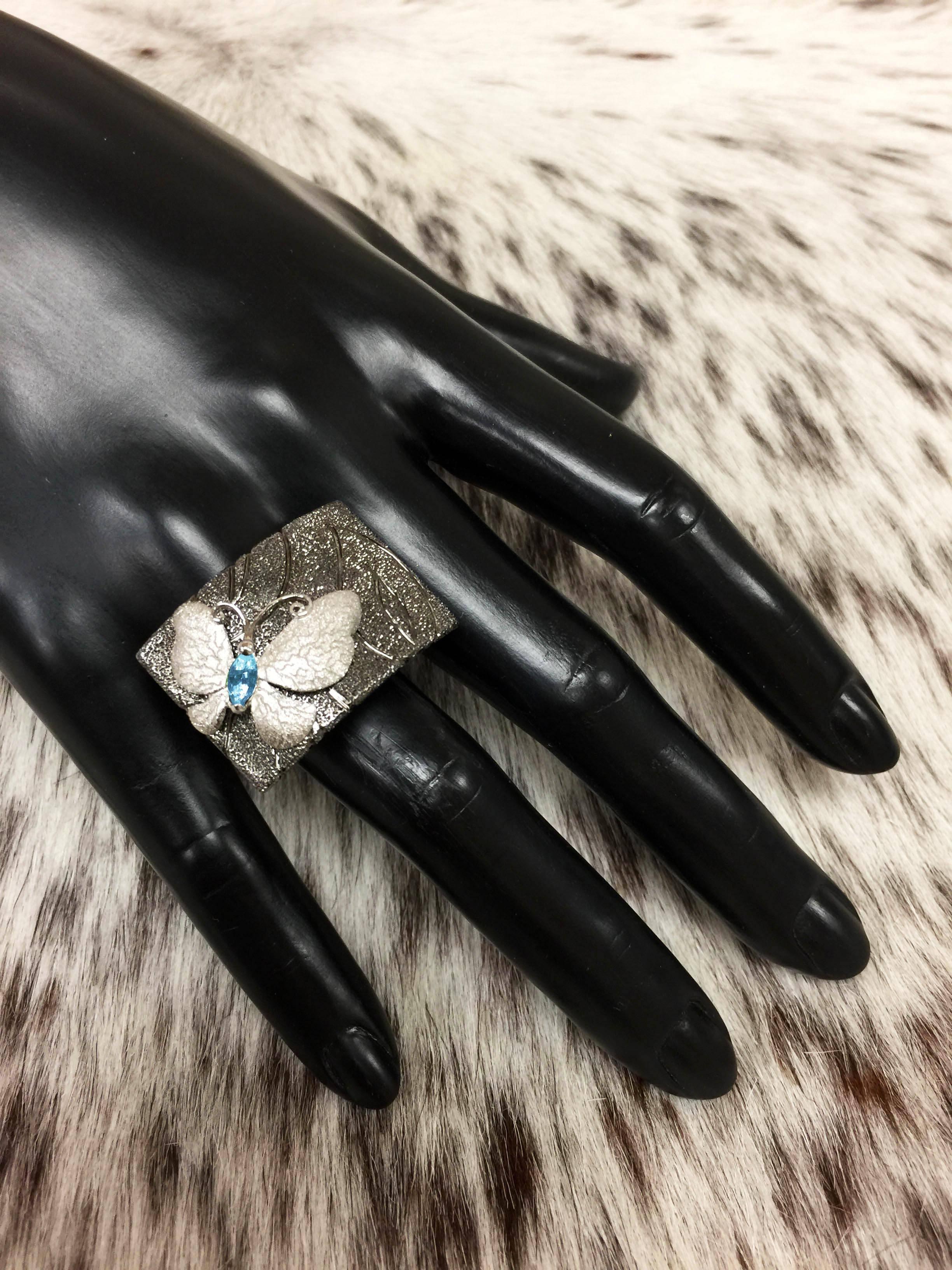 Blue Topaz Sterling Silver Platinum Textured Butterfly Ring In New Condition In New York, NY