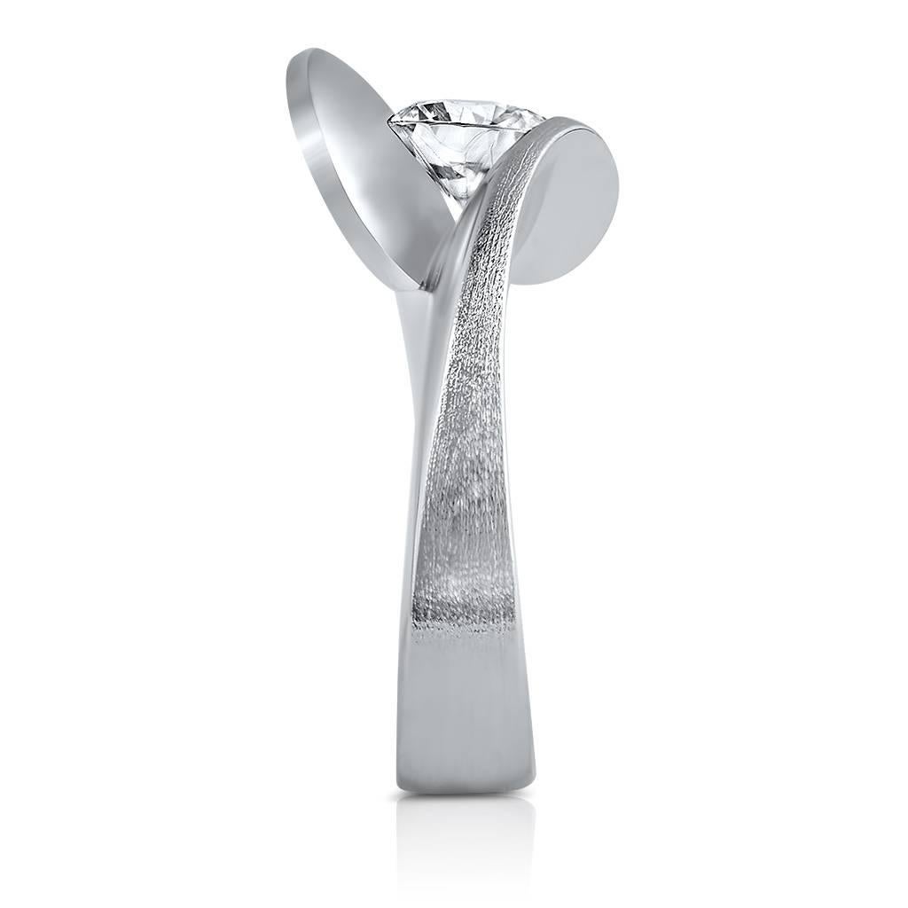 Contemporaneo Alex Soldier Dance of Life, anello di fidanzamento in platino con diamante, realizzato a NYC in vendita