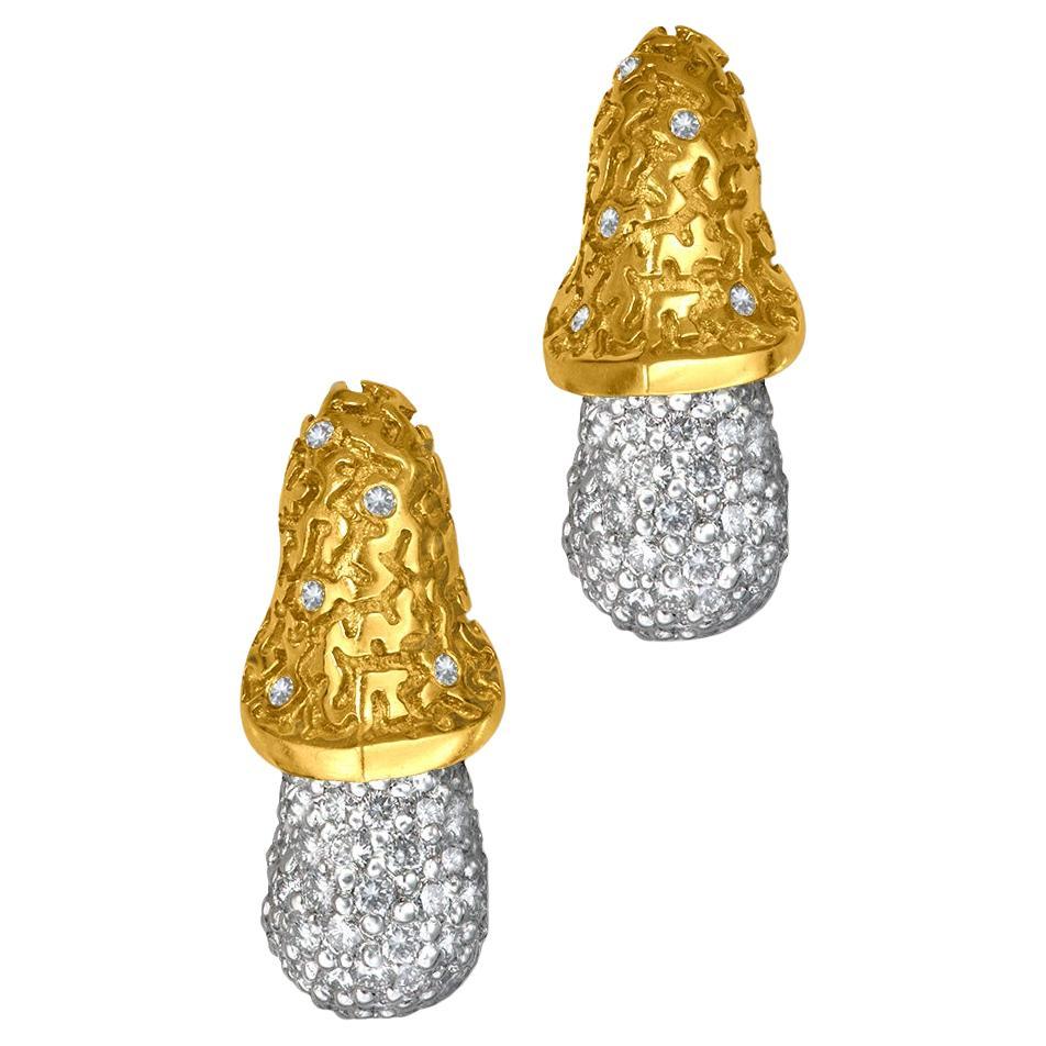 Alex Soldier Orecchini a ghianda in oro e diamanti Un pezzo unico fatto a mano a NYC in vendita