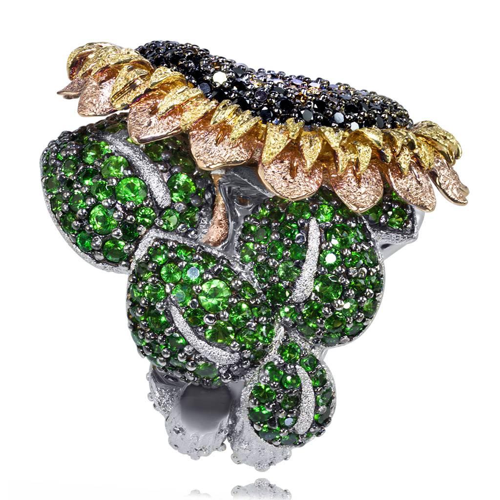 Women's or Men's Alex Soldier Diamond Chrome Diopside Gold Sunflower Ring as seen on Kate Upton For Sale