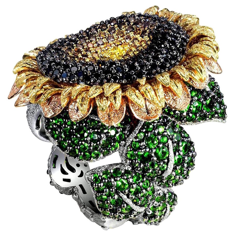 AleX Seen Diamond Chrome Diopside Gold Sunflower Ring as seen on Kate Upton (Bague tournesol en or avec diamant et diopside chromé, vue sur Kate Upton) en vente