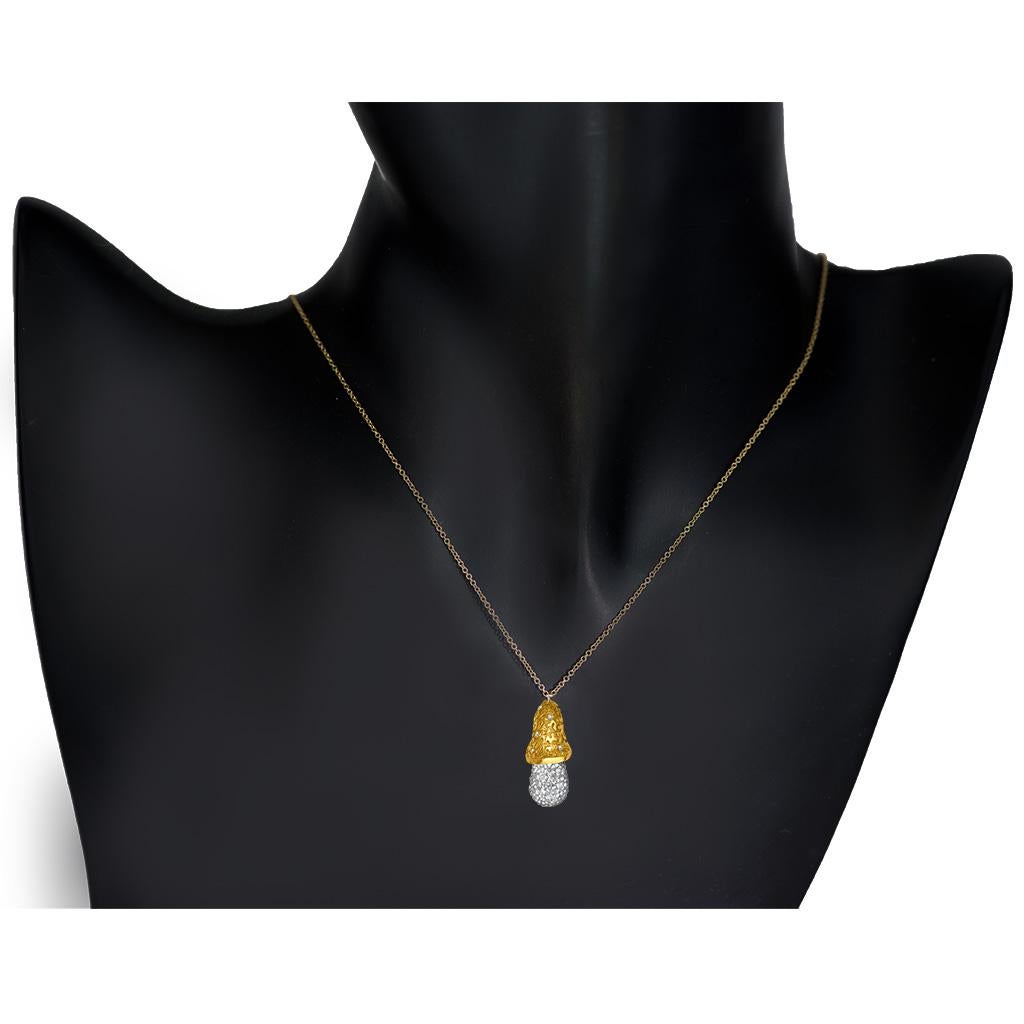 Taglio rotondo Alex Soldier Ciondolo a ghianda in oro con diamante su catena Unico nel suo genere Fatto a mano a NYC in vendita