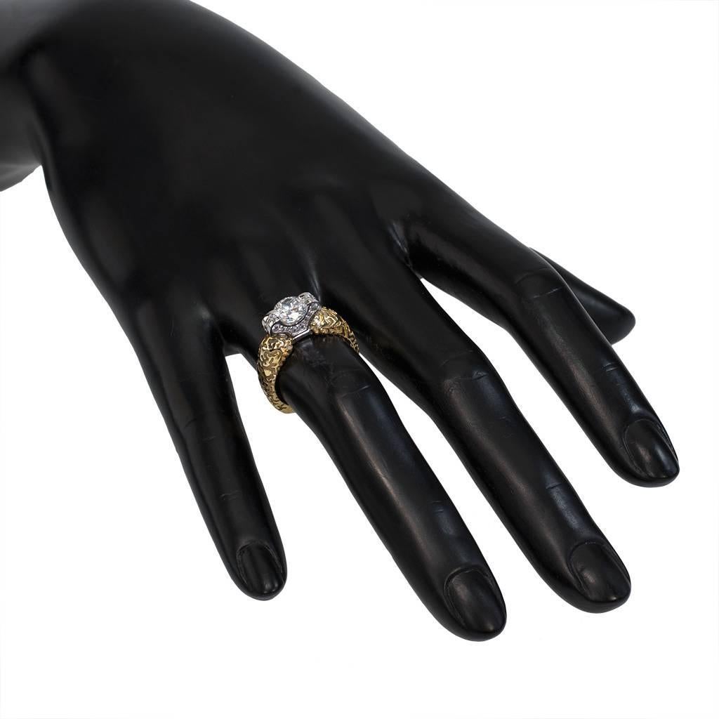 Femenino o masculino Alex Soldier Diamante Oro Anillo de compromiso Cóctel Único Hecho a mano en NYC en venta