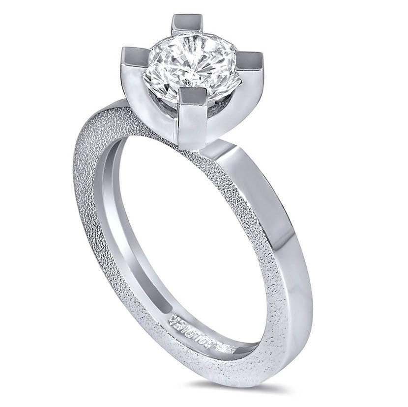 Contemporaneo Alex Soldier Anello di fidanzamento in oro con diamante Unico nel suo genere Made in NYC in vendita
