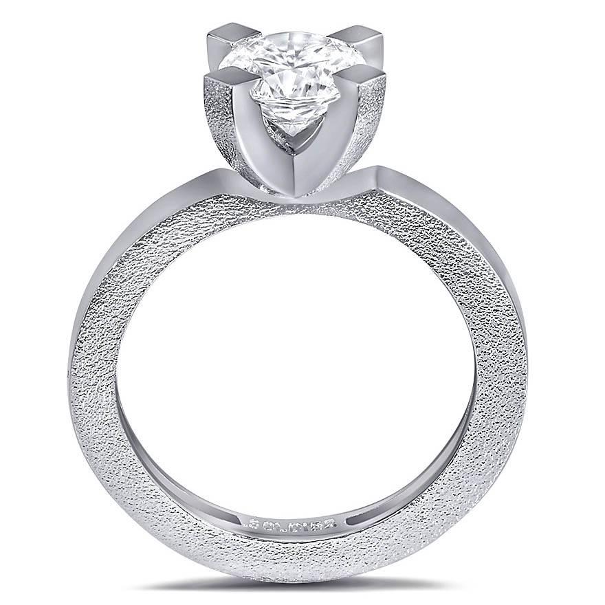 Taglio rotondo Alex Soldier Anello di fidanzamento in oro con diamante Unico nel suo genere Made in NYC in vendita