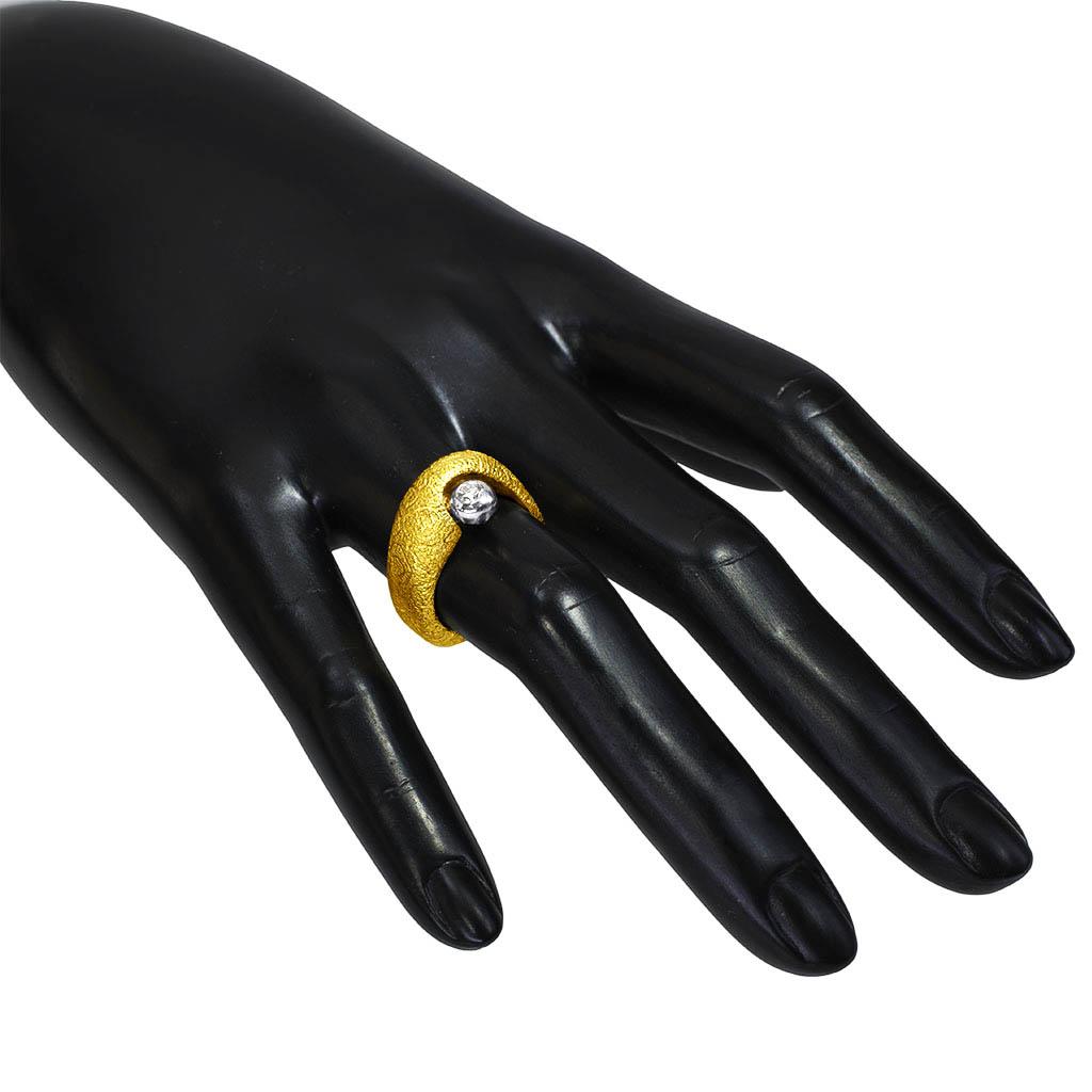 Alex Soldier Diamond Gold Modern Art Cocktail Ring One of a kind Handmade in NYC (bague de cocktail unique en son genre faite à la main à New York) Unisexe en vente