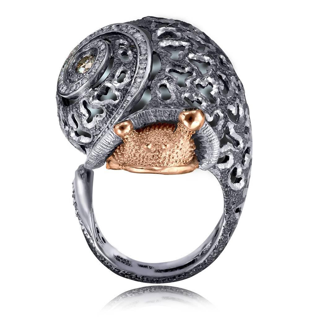 Alex Soldier Diamond Gold Sterling Silver Textured Signature Codi the Snail Ring In New Condition In New York, NY