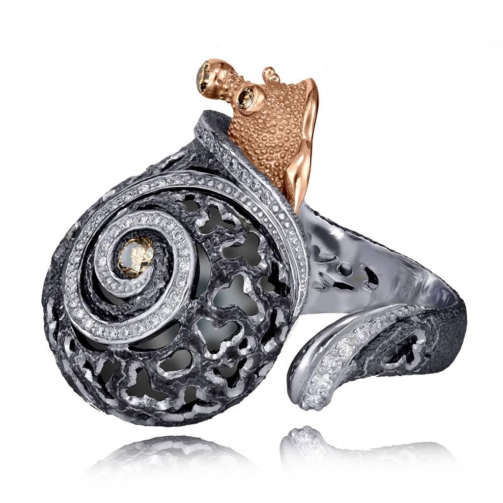 Alex Soldier Diamond Gold Sterling Silver Textured Signature Codi the Snail Ring In New Condition In New York, NY