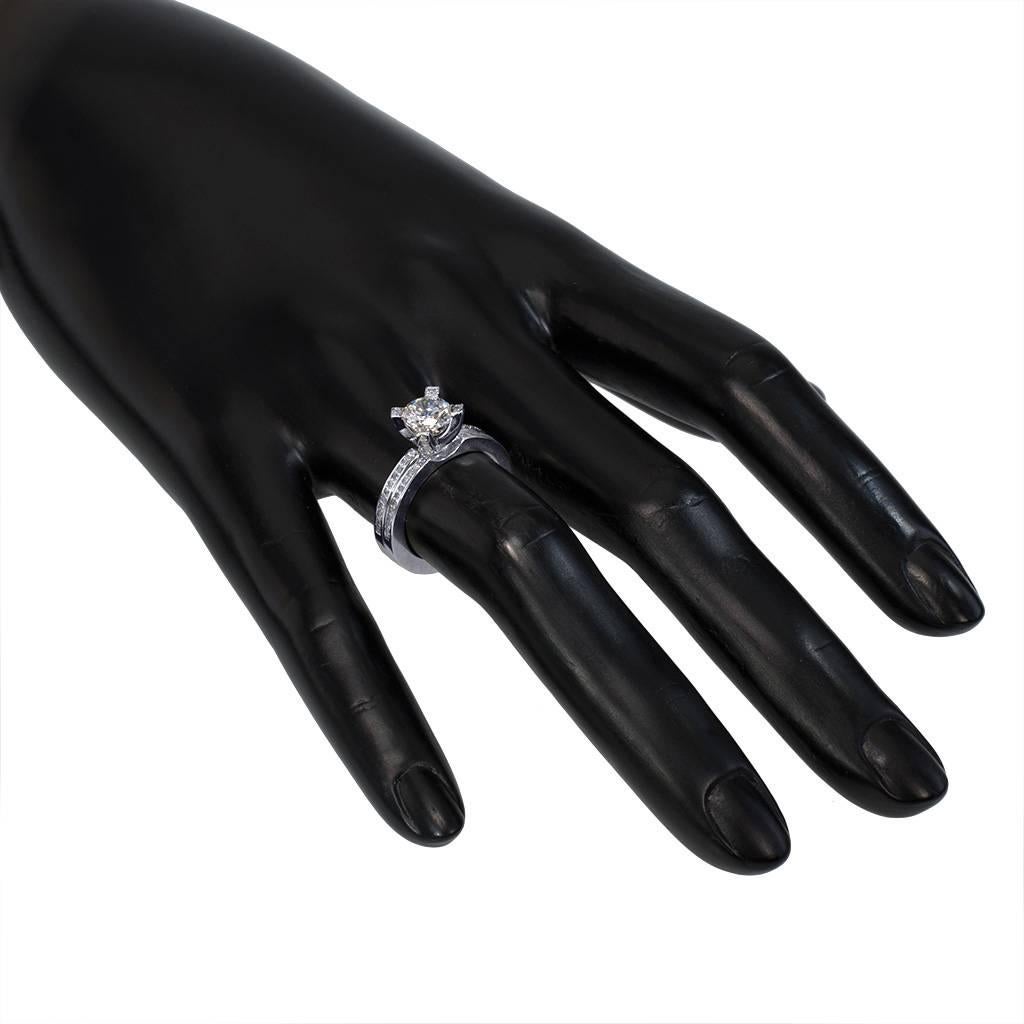 Alex Soldier Anello di fidanzamento in oro bianco Princess Diamond Cocktail Ring Made in NYC in vendita 1