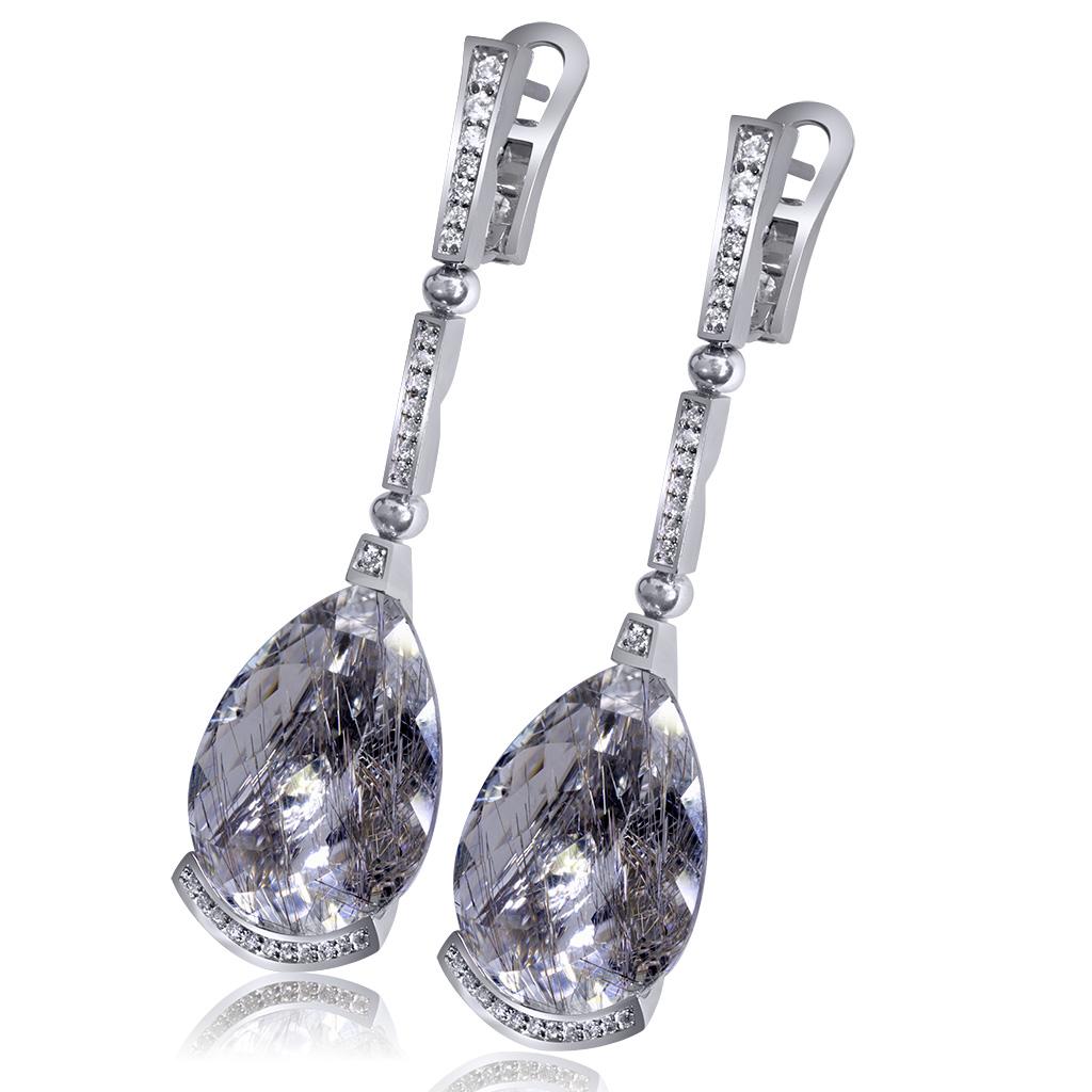 Orecchini White Swan: la grazia e il portamento del cigno hanno ispirato Alex Soldier a creare la collezione Swan. È dedicato a tutte le donne innamorate. La forma della pietra centrale ricorda la testa di un cigno e la barra di diamanti allungata è