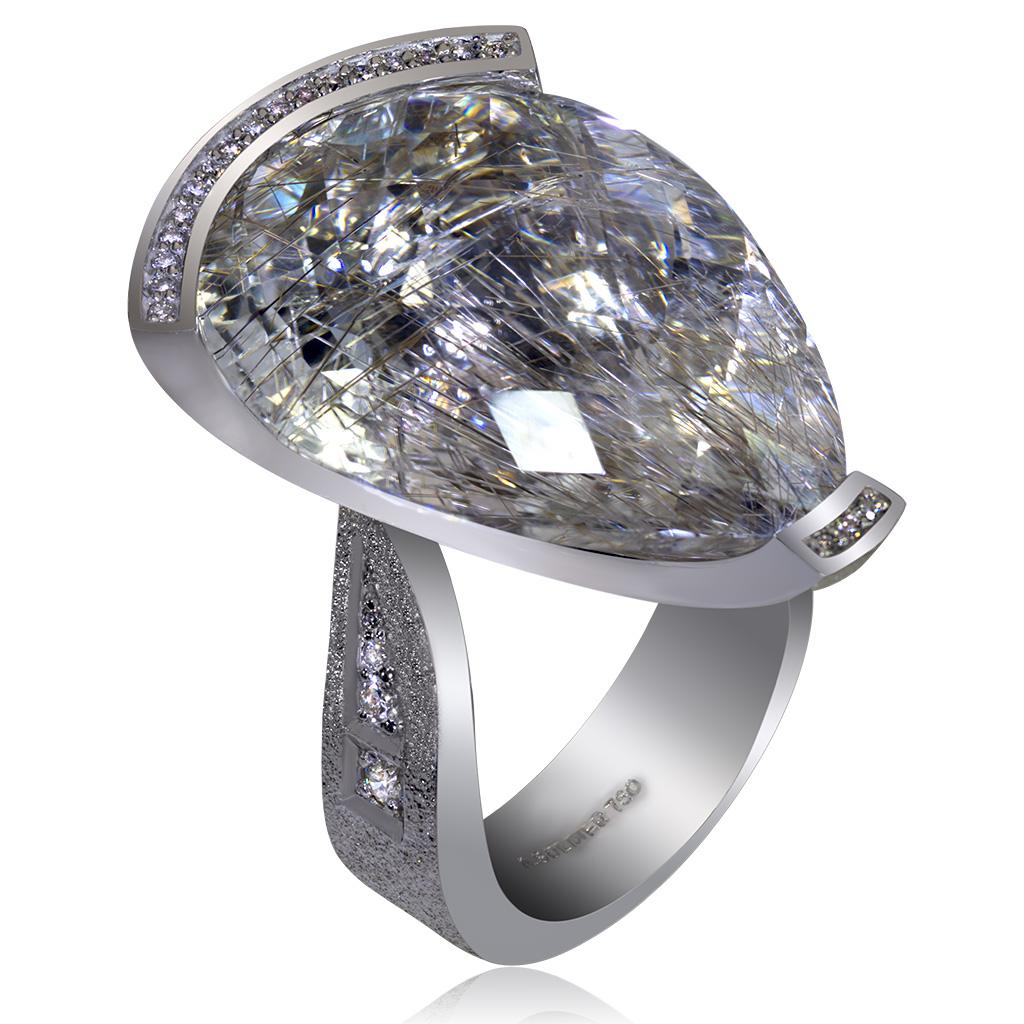 White Swan ring: the gracefulness and poise of the swan has inspired Alex Soldier to create the Swan collection. It is dedicated to every woman who is in love. The form of the center stone resembles a swan’s head, and the ring is curved into the