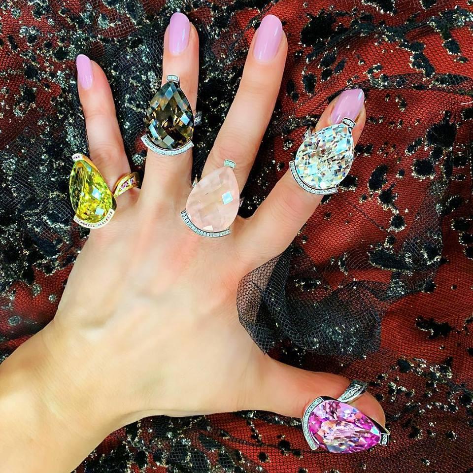 Alex Soldier Diamond Rutilated Quartz Gold Swan Ring as Seen on Elizabeth Hurley For Sale 1