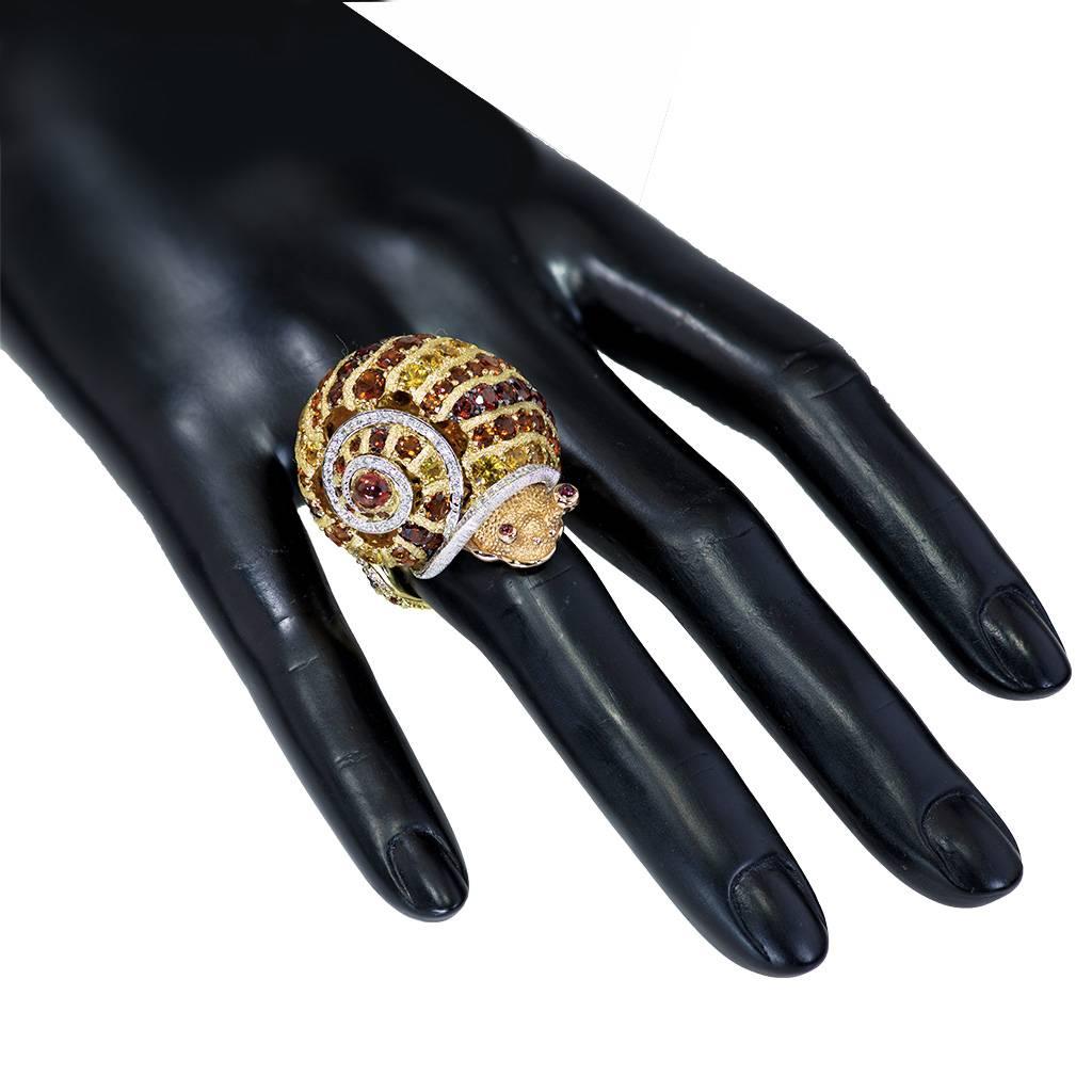 Sunny the Snail Ring mit Diamant, Saphir, Rubin, Granat und Citrin von Alex Soldier im Angebot 3