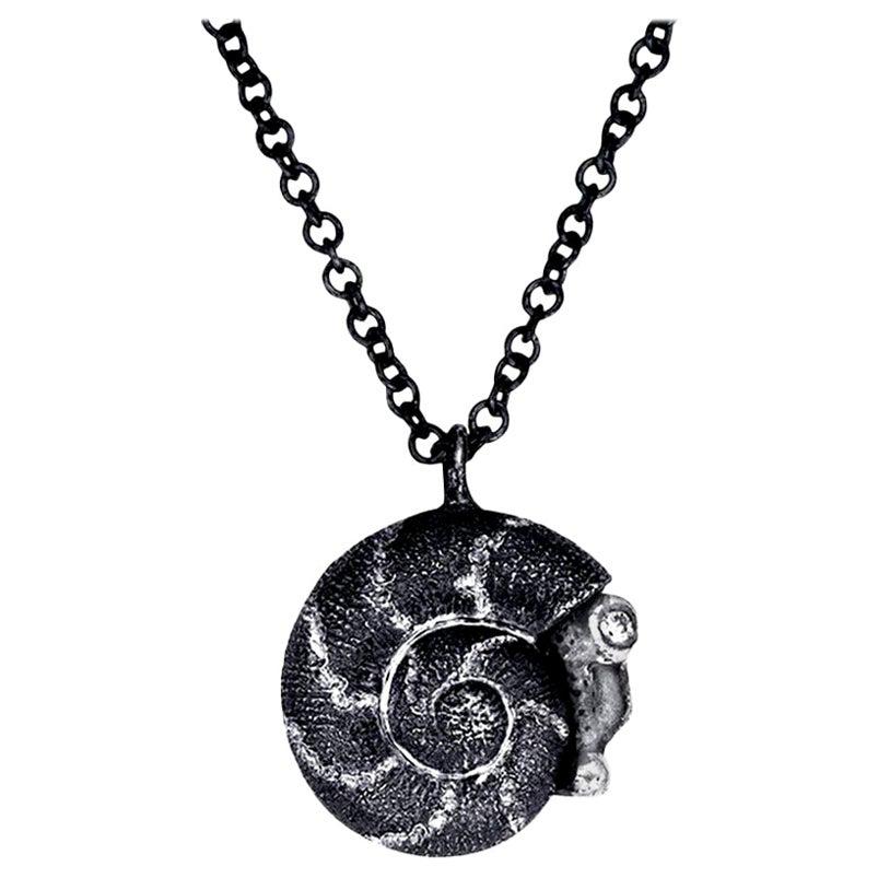 Alex Soldier Diamond - Collana con ciondolo a forma di lumaca in argento sterling e catena in vendita