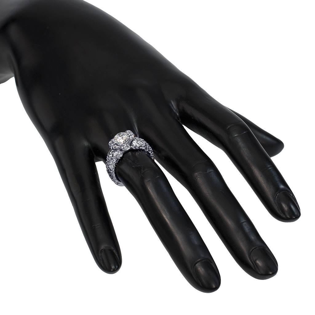 Alex Soldier Diamond White Gold Engagement Ring One of a Kind Handmade in NYC (Bague de fiançailles en or blanc avec un diamant unique faite à la main à New York) Unisexe en vente