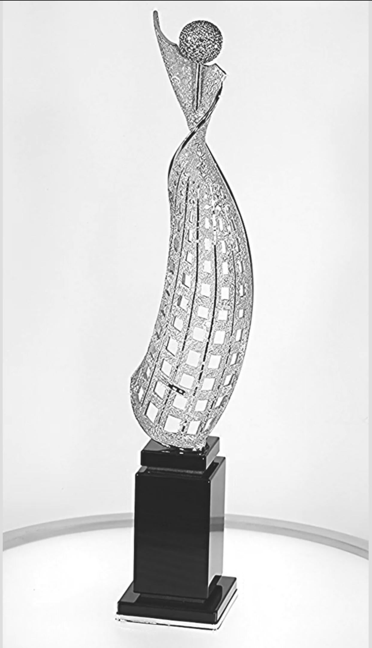 Einzigartige Skulptur von Alex Soldier, Essence of Woman im Zustand „Neu“ im Angebot in New York, NY