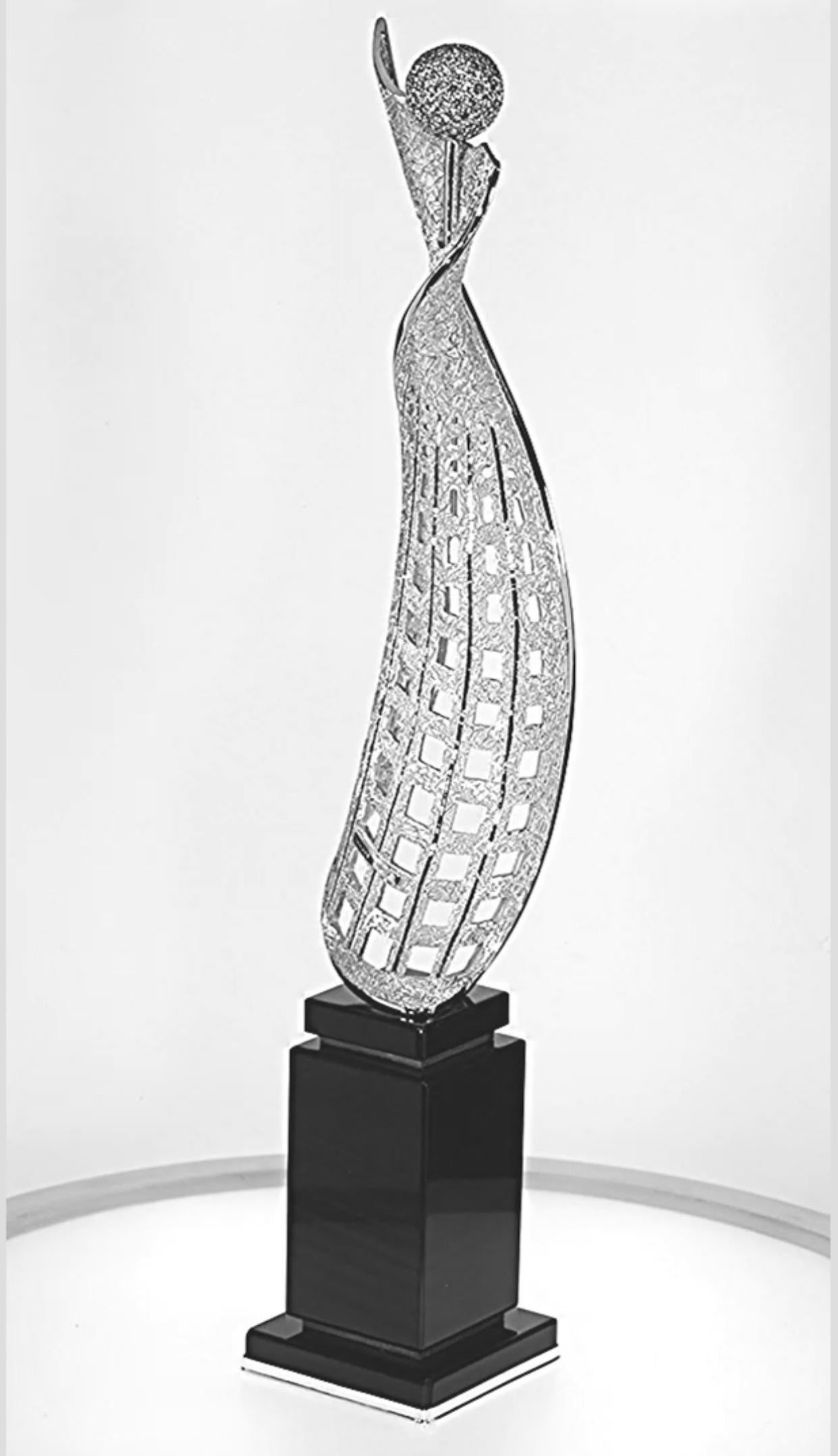 Einzigartige Skulptur von Alex Soldier, Essence of Woman für Damen oder Herren im Angebot
