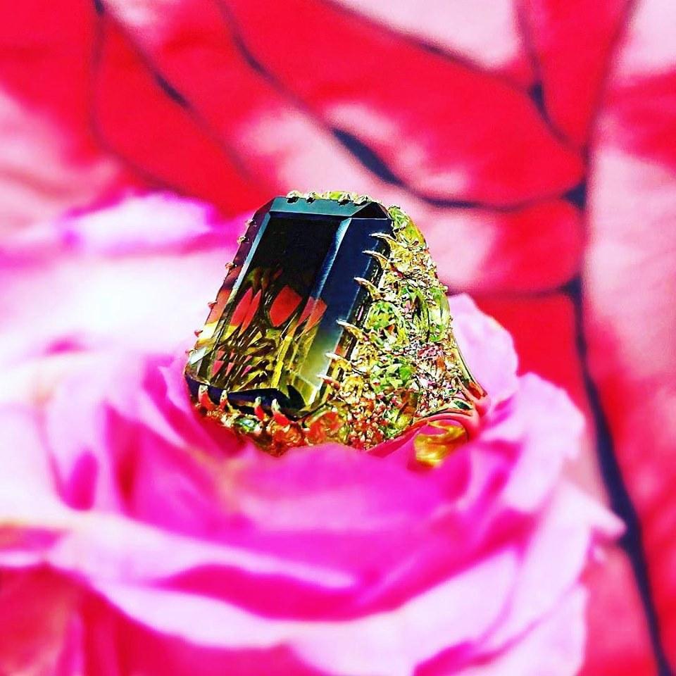 Alex Soldier Gold Blossom Ring as Se One on Scarlett Johansson Made in NYC (bague à fleurs en or) en vente 2