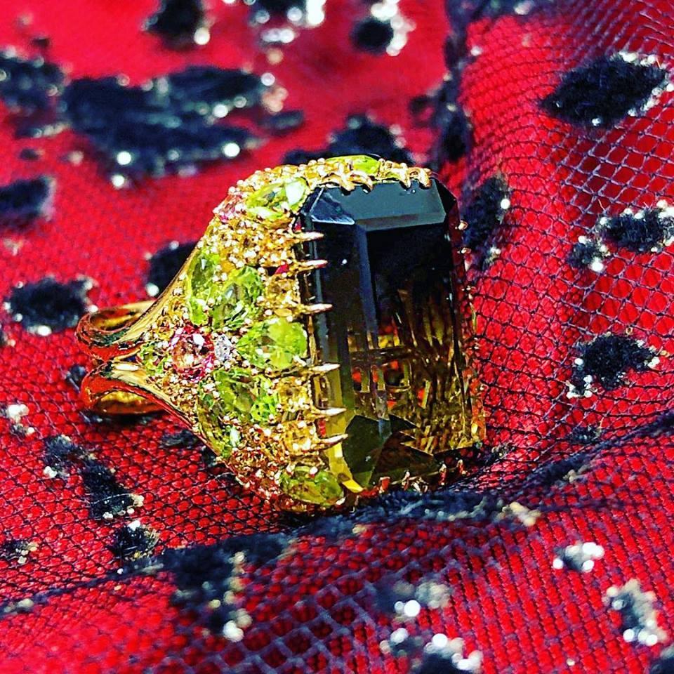 Alex Soldier Gold Blossom Ring as Se One on Scarlett Johansson Made in NYC (bague à fleurs en or) en vente 3