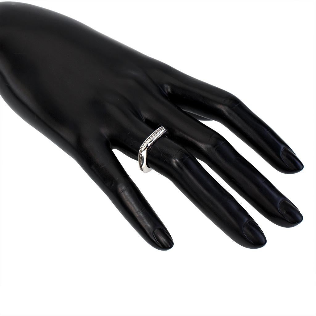 Taille ronde Alex Soldier Modern Sensuality Anneau de mariage en or jaune à diamants pour une unité en vente