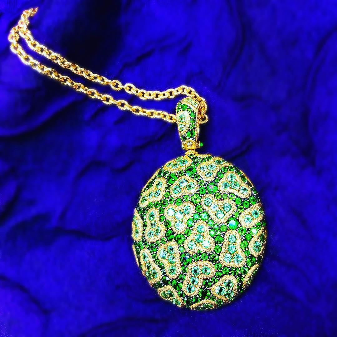 Alex Soldier Einzigartige Halskette mit Peridot und Chromdiopsid und Diamant-Gold-Anhänger im Angebot 1
