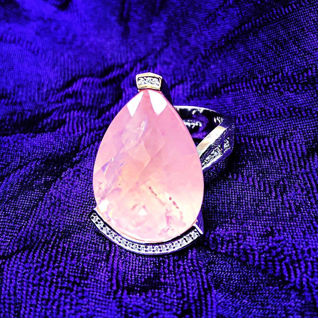 Alex Soldier Rose Quartz Diamond White Gold Swan Ring One of a Kind In New Condition For Sale In New York, NY