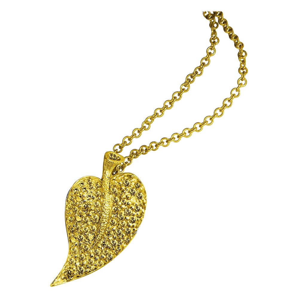 The Leaf is a symbol of nature with its many manifestations. Each leaf in Alex Soldier’s collection embodies a unique pattern and characteristic that resembles the four seasons- as if one leaf is covered with drops of morning dew, another torn off