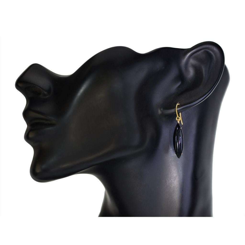 Alex Soldier, boucles d'oreilles convertibles en or, saphir, onyx et nacre sculptés en vente 3