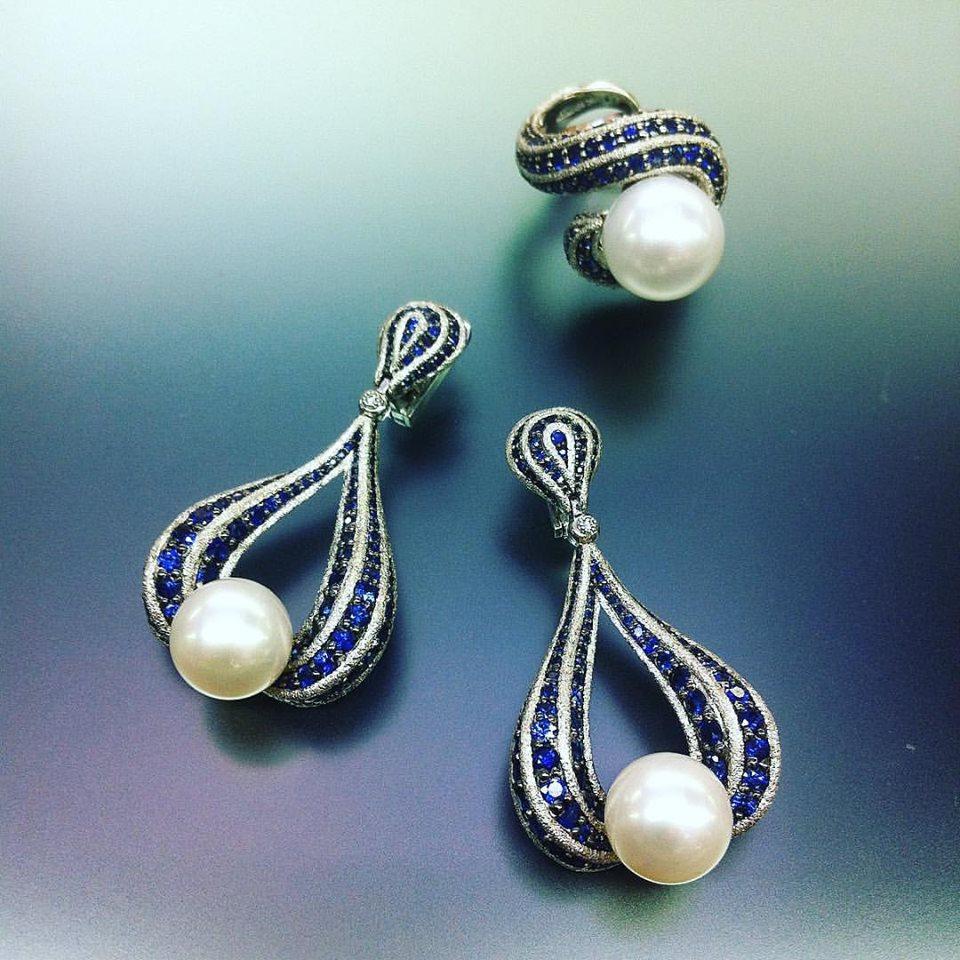 Women's or Men's Alex Soldier Sapphire Pearl White Gold Drop Textured Earrings One of a Kind