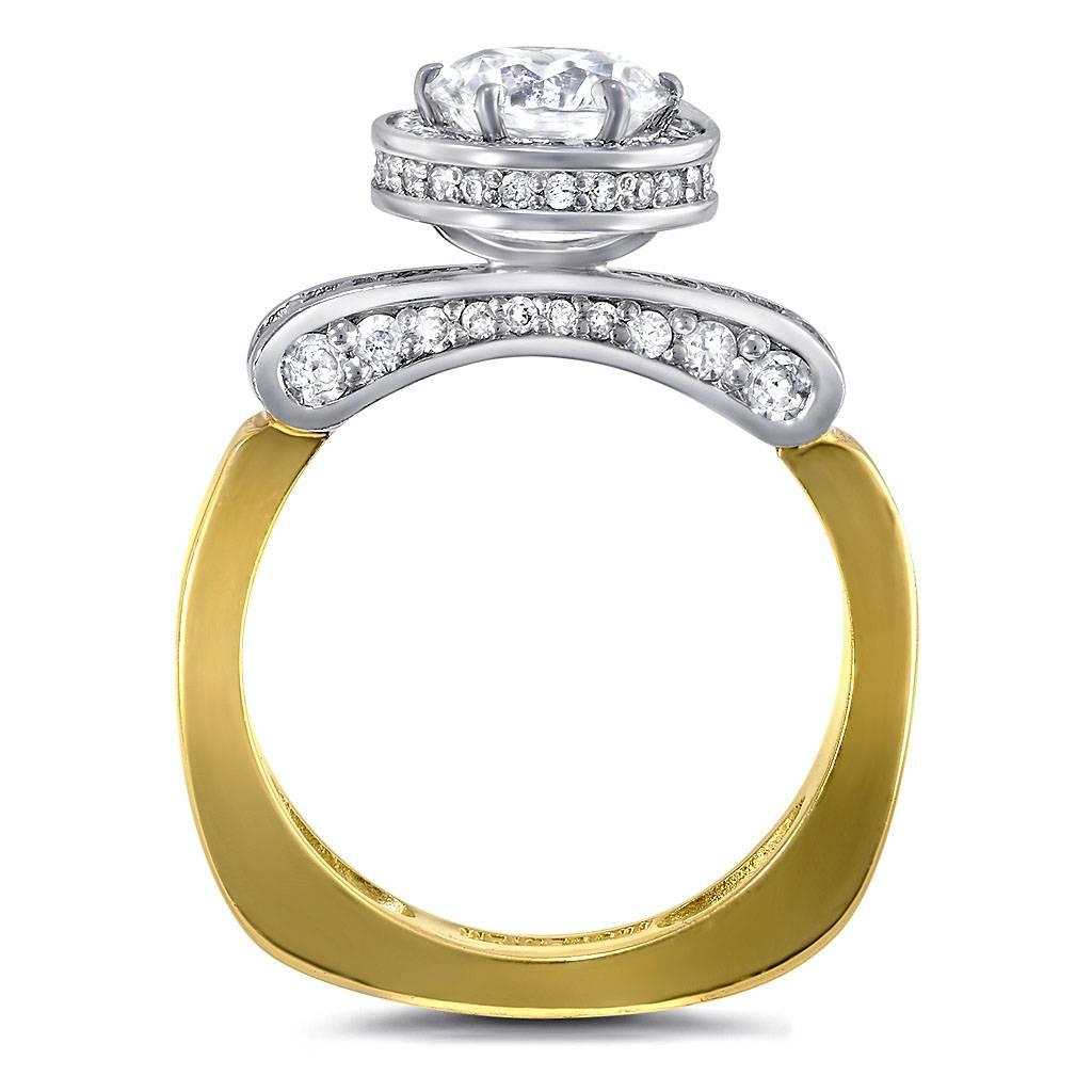 Diamants blancs : 72 pierres, poids total en carats : 0,6 ct. Attention ! Le poids des carats peut varier légèrement car chaque création d'Alex Soldier est faite à la main. La valeur de la pierre centrale est comprise entre 0,8 et 1,2 ct : 0,8-1,2